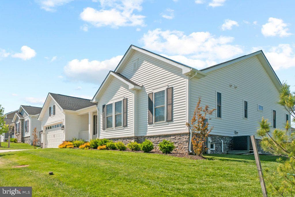 7 Legacy Drive photo 5