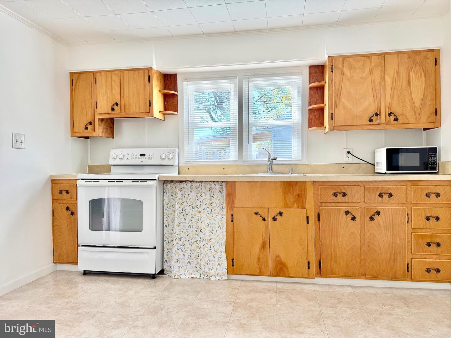 557 Compass Road photo 10