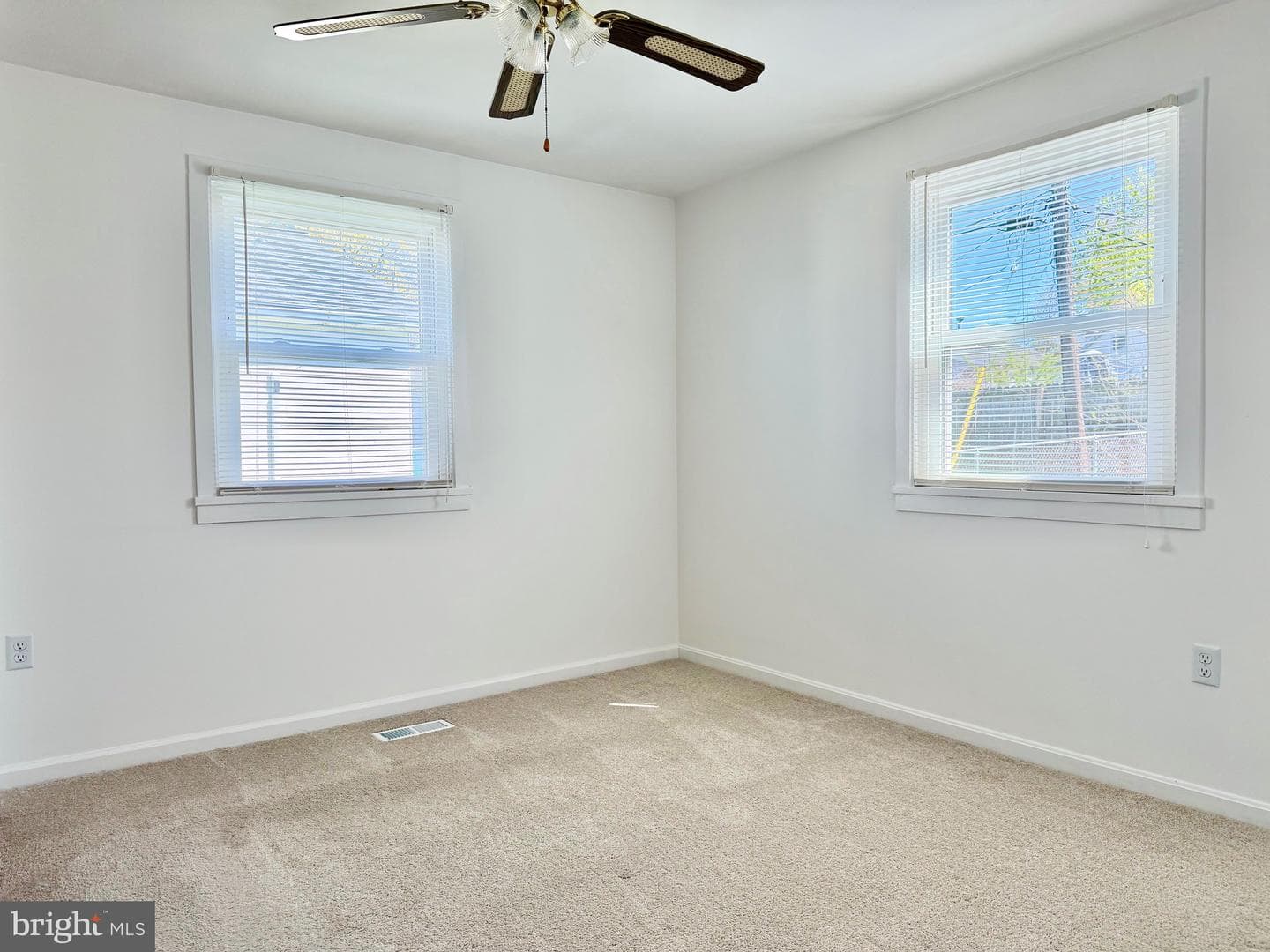 557 Compass Road photo 17