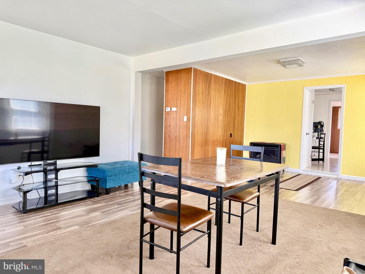 557 Compass Road photo 5