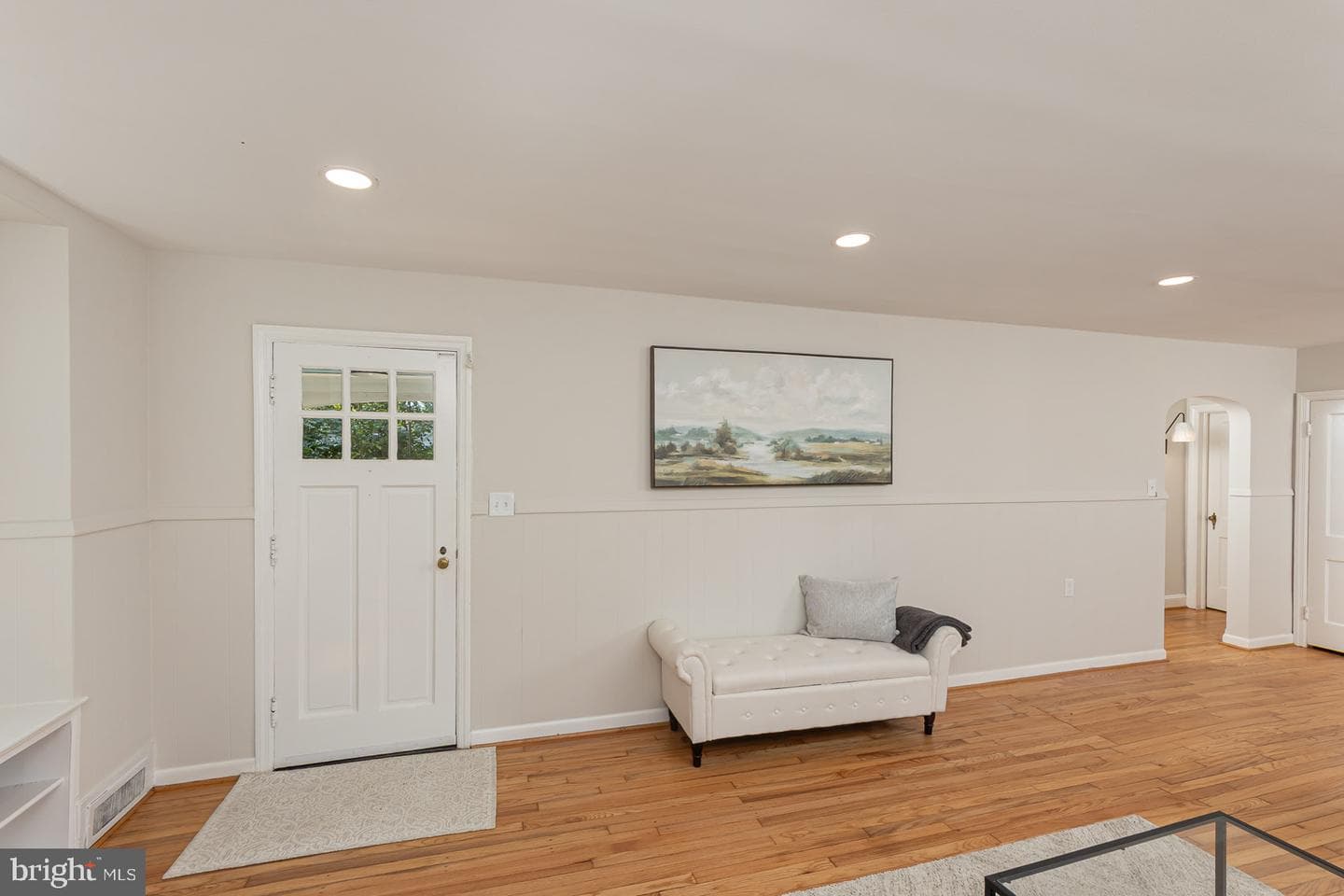 571 Woodbine Ave photo 11