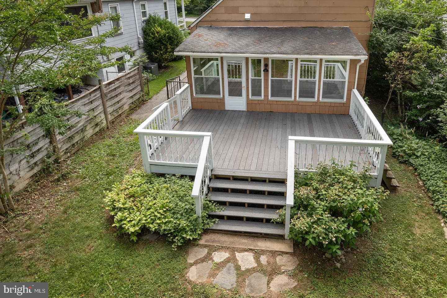 571 Woodbine Avenue photo 29