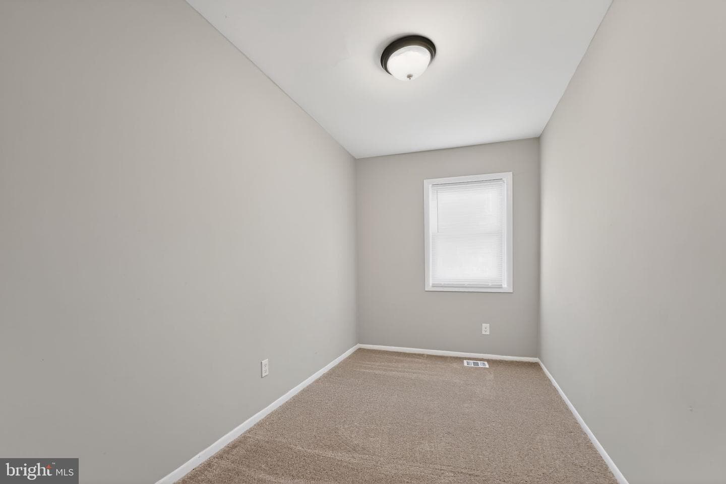 26 Maple Hollow Court photo 19