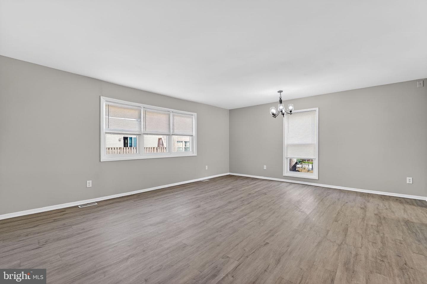 26 Maple Hollow Court photo 4