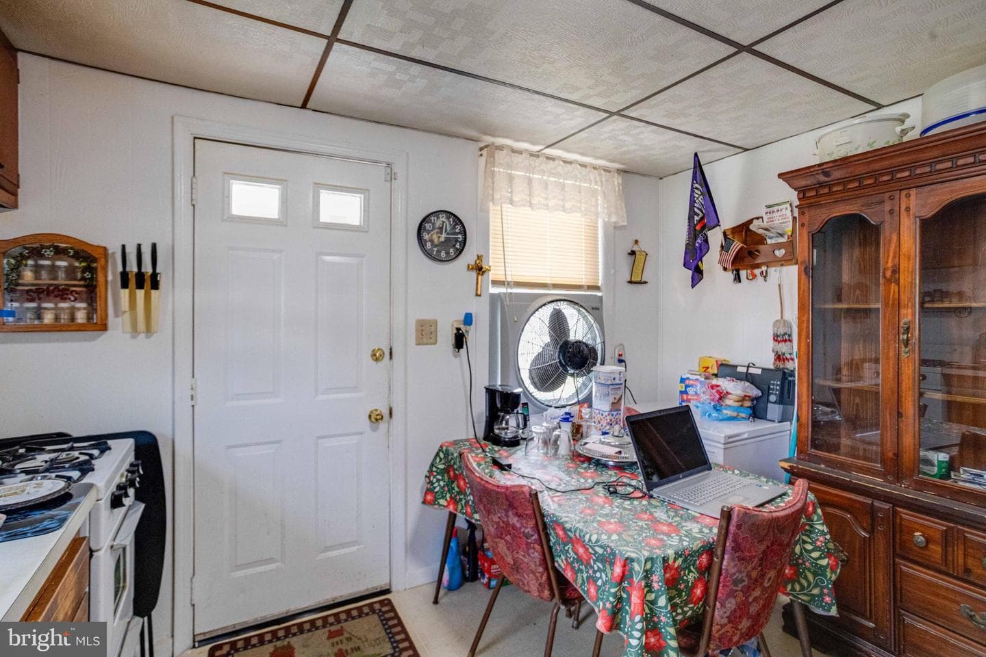 900 Renfrew Street photo 15