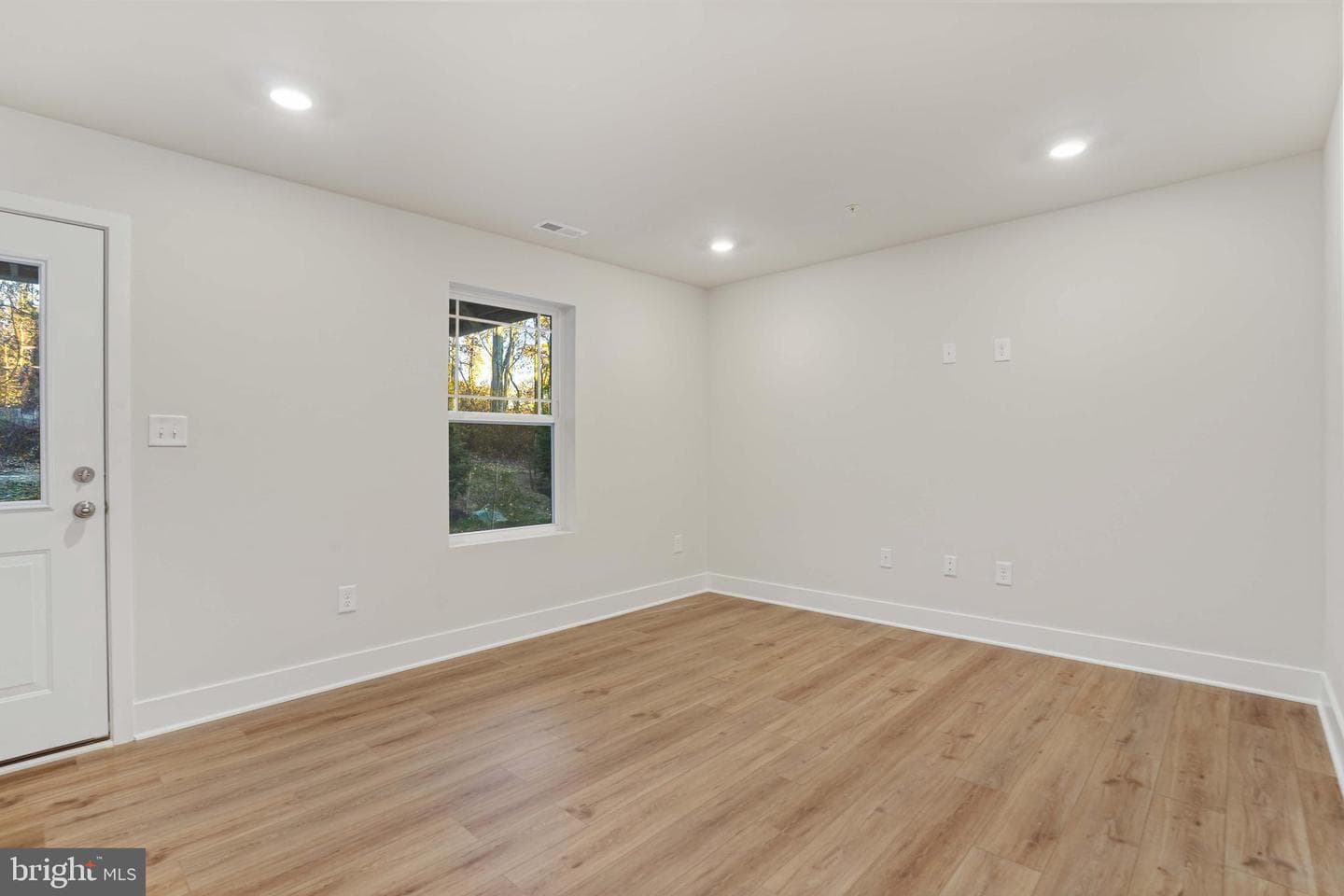 252 Waterstone Rd photo 28