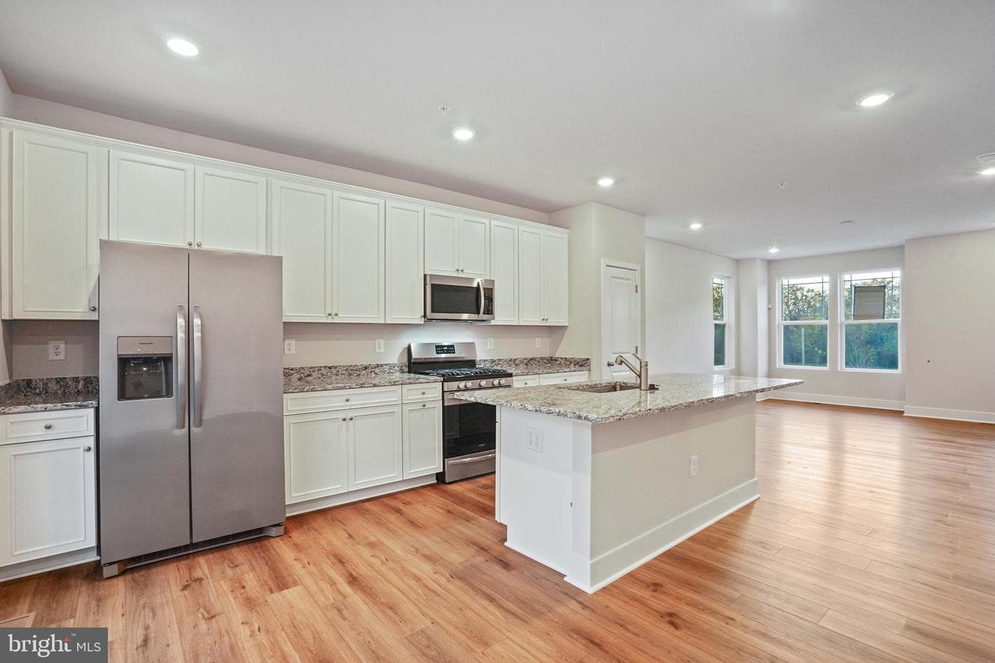 252 Waterstone Rd photo 9