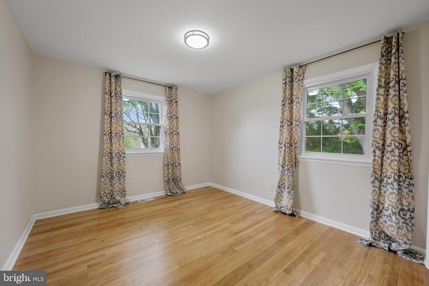 14009 Blenheim Road N photo 32