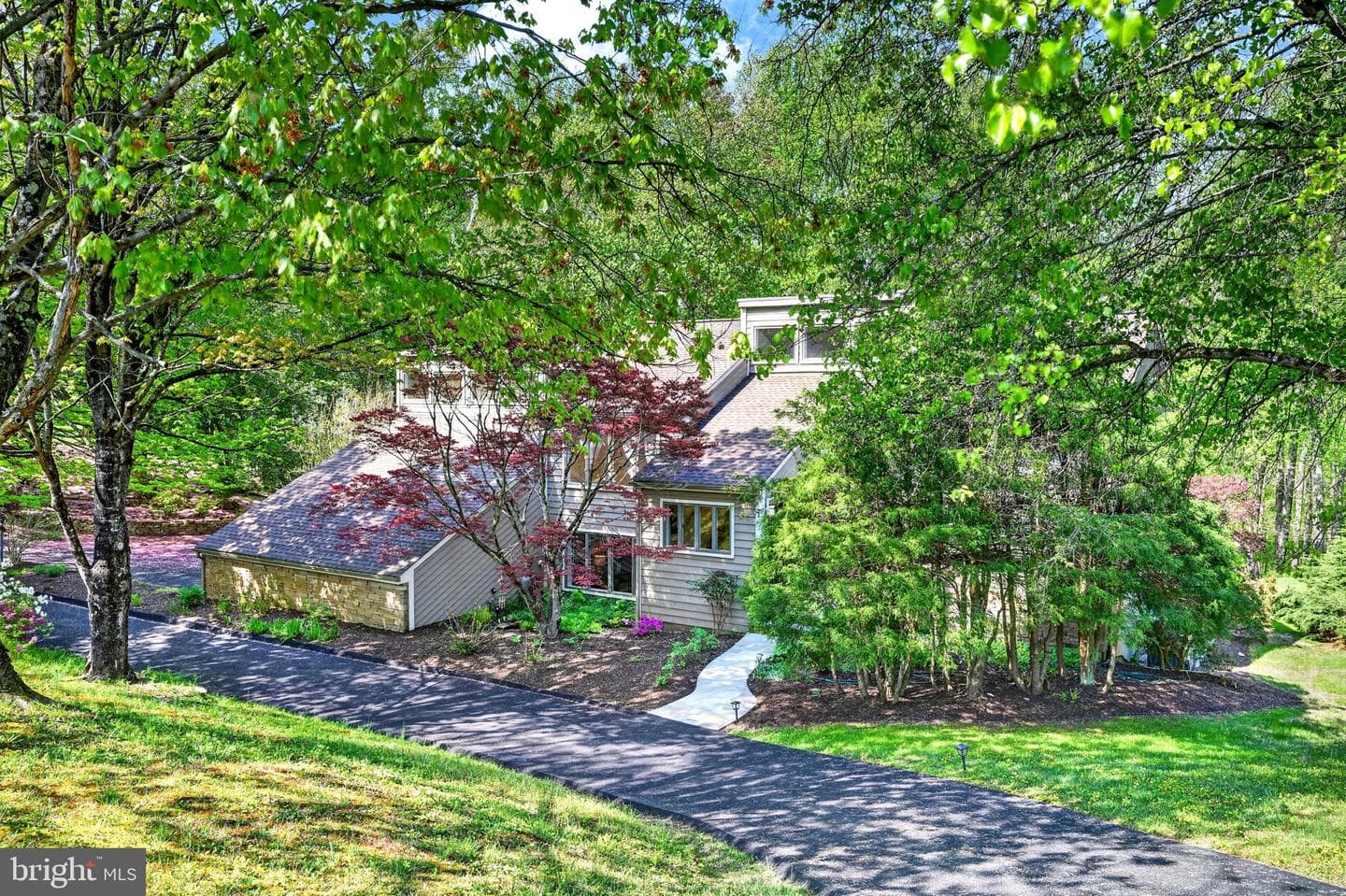 16 Seven Springs Court photo 2