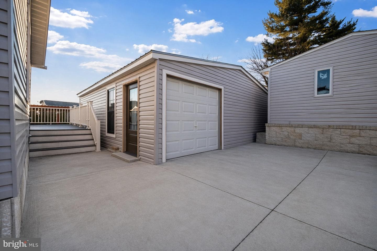 7902 Bridge Avenue photo 20