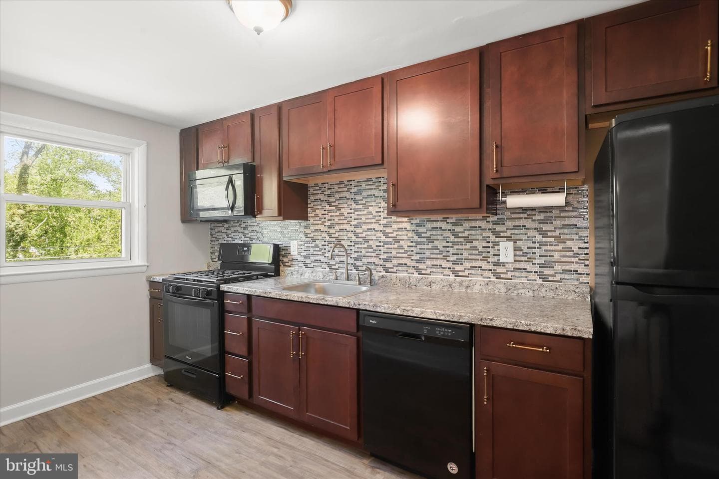 1111 Linden Avenue photo 4