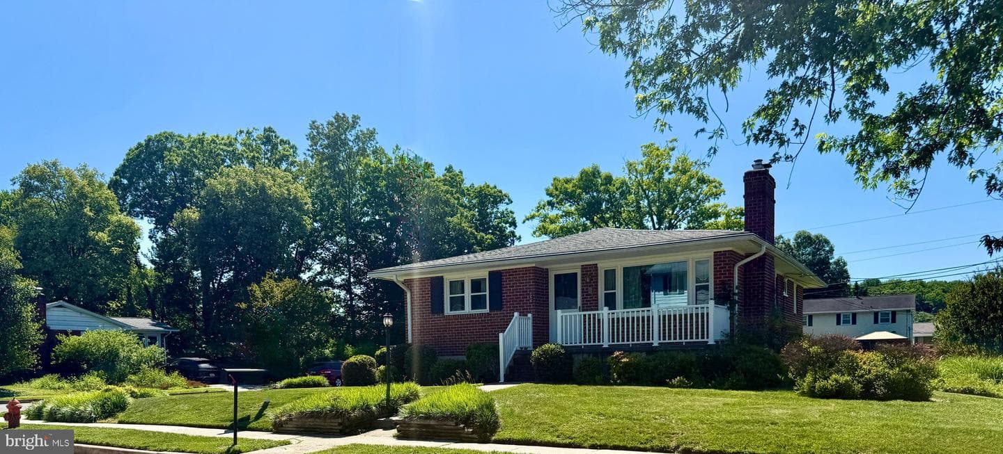 422 Chalfonte Drive photo 2