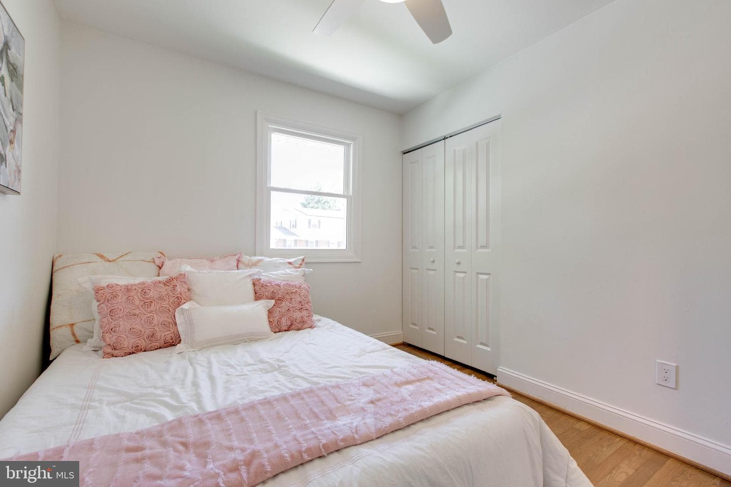 909 Farmstead Road photo 33