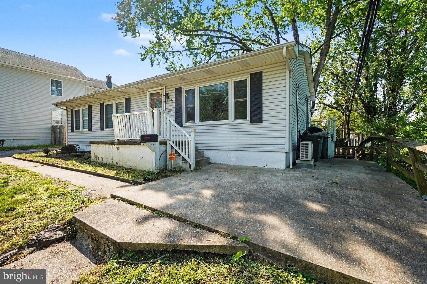 5 Lavern Avenue photo 3