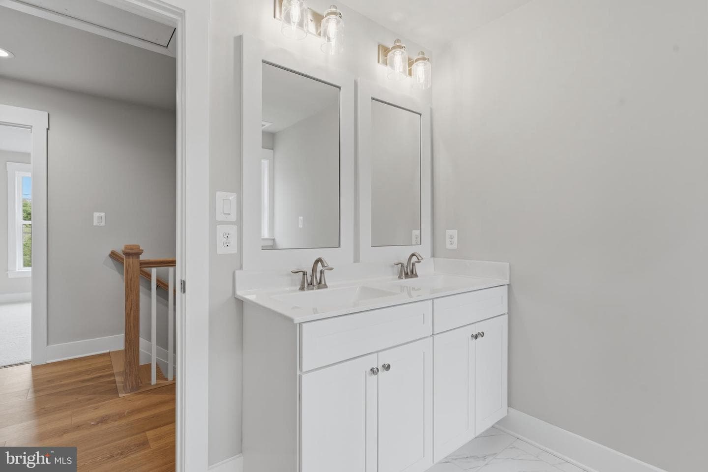 2028 William Avenue photo 5