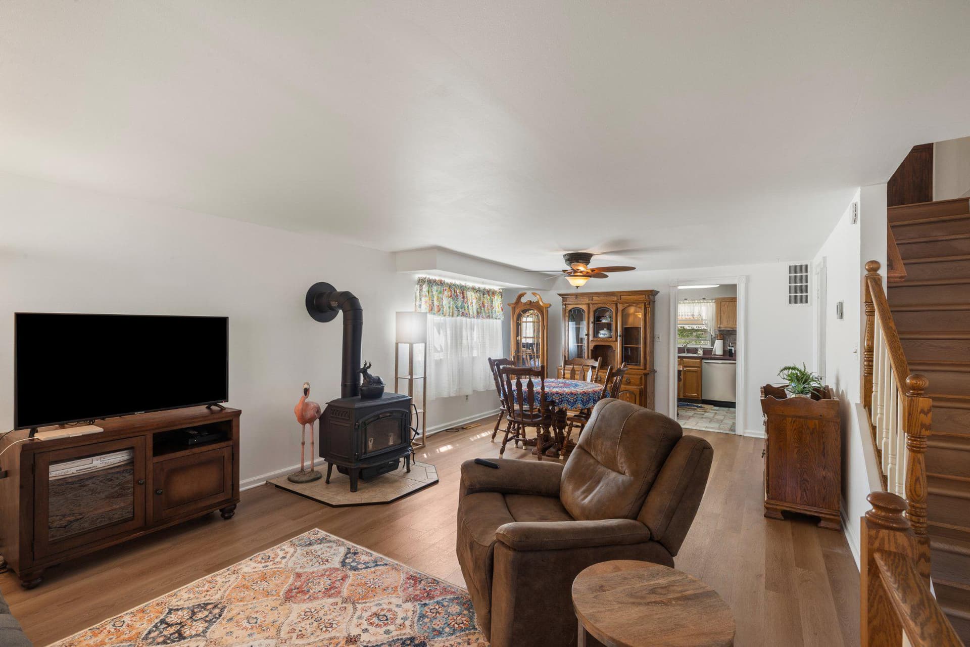 5620 Chelwynd Road photo 4