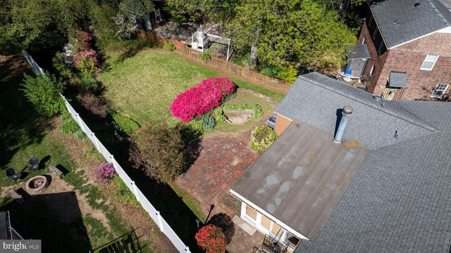 909 Weatherbee Road photo 24