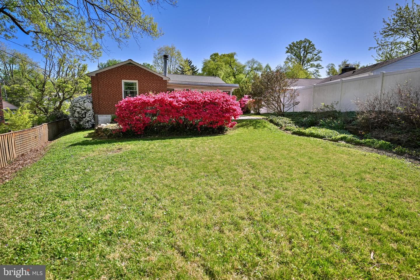 909 Weatherbee Road photo 26