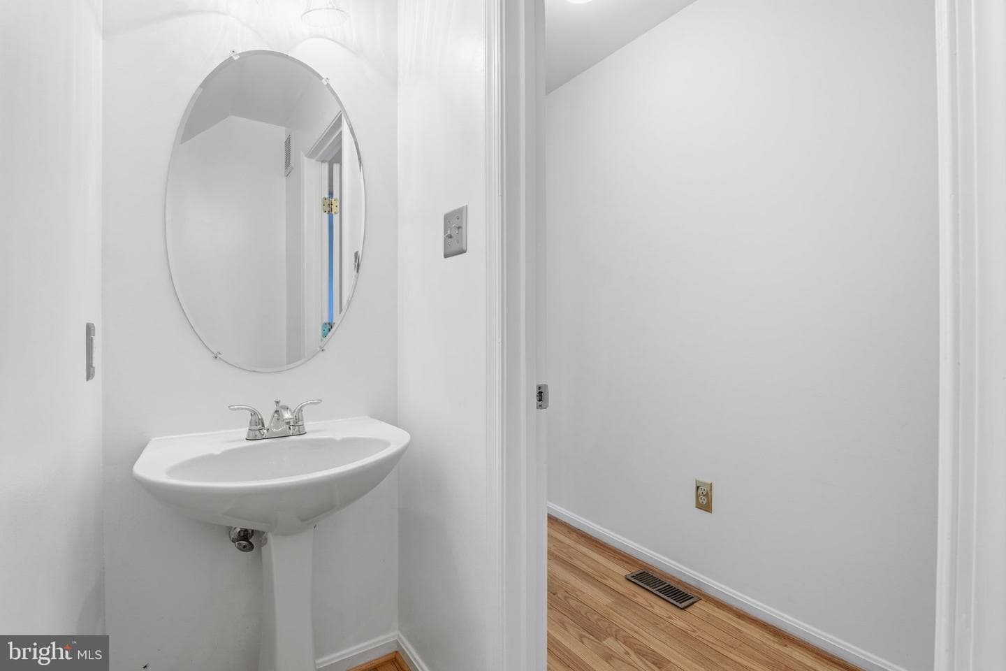 9500 Meadows Farm Drive photo 14