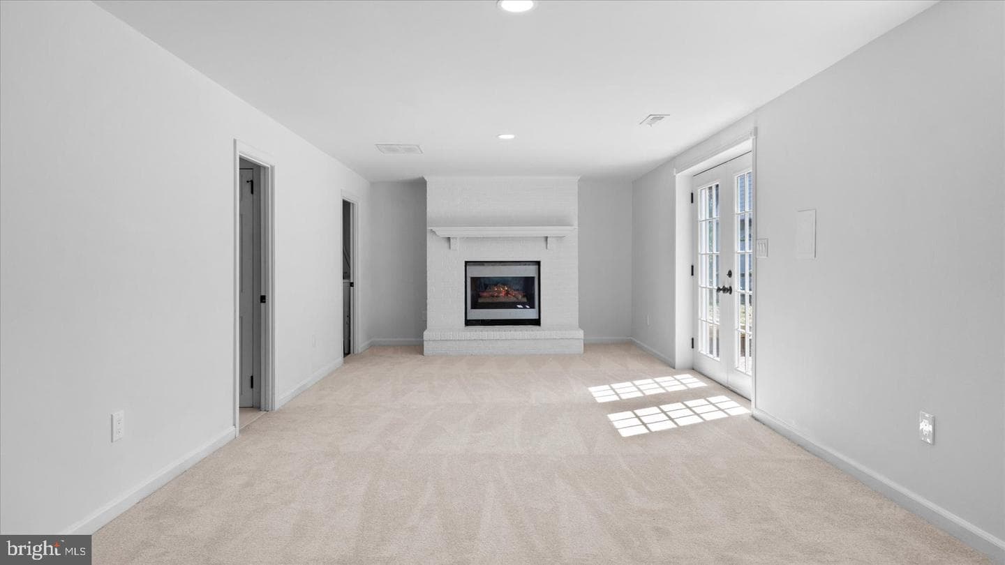 804 Suburbian Road photo 24