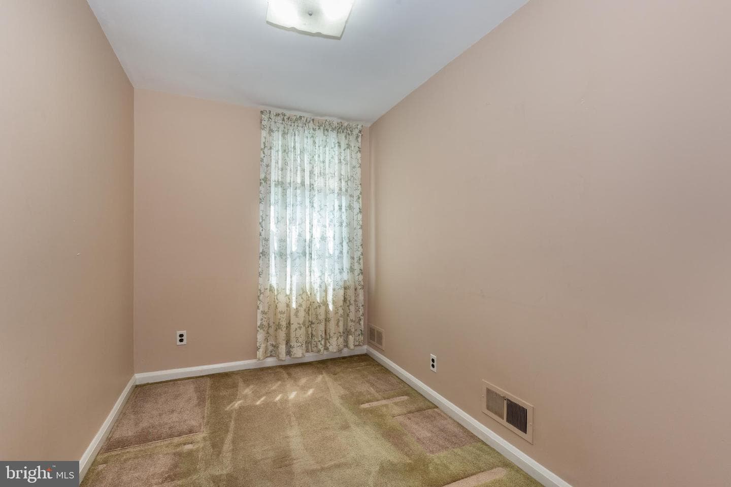 729 Aldworth Rd photo 23