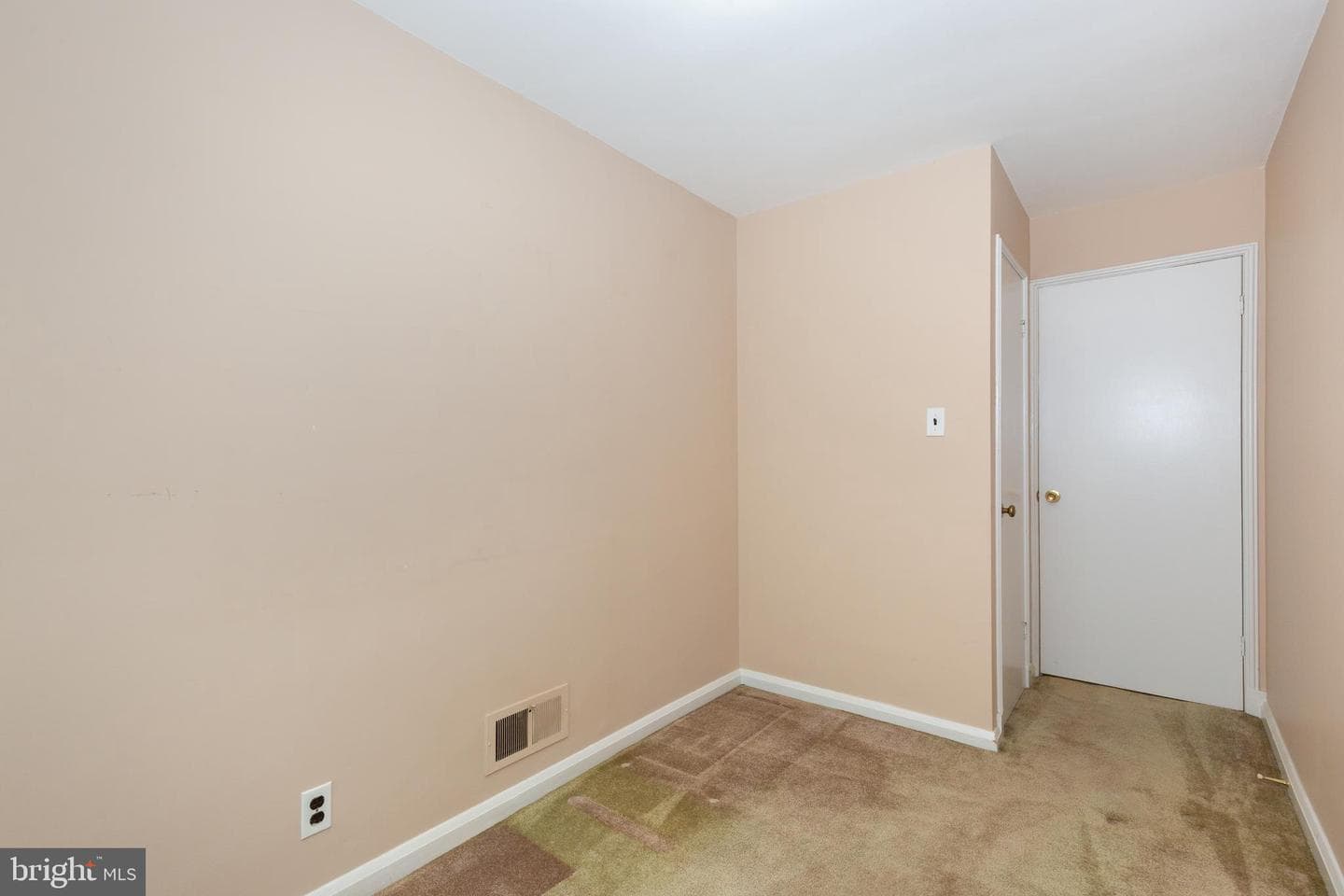 729 Aldworth Rd photo 24