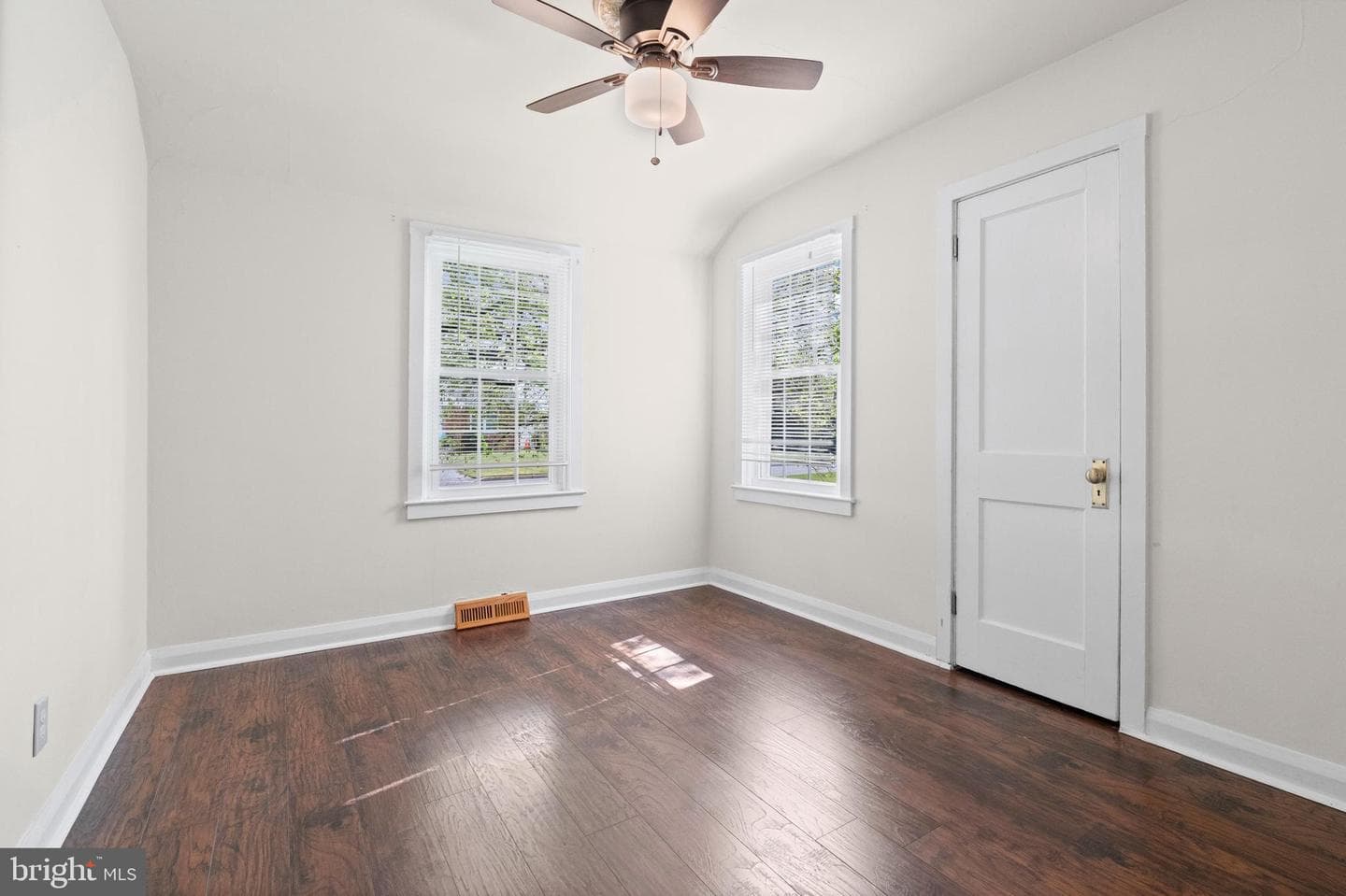 6 Cinder Road photo 20