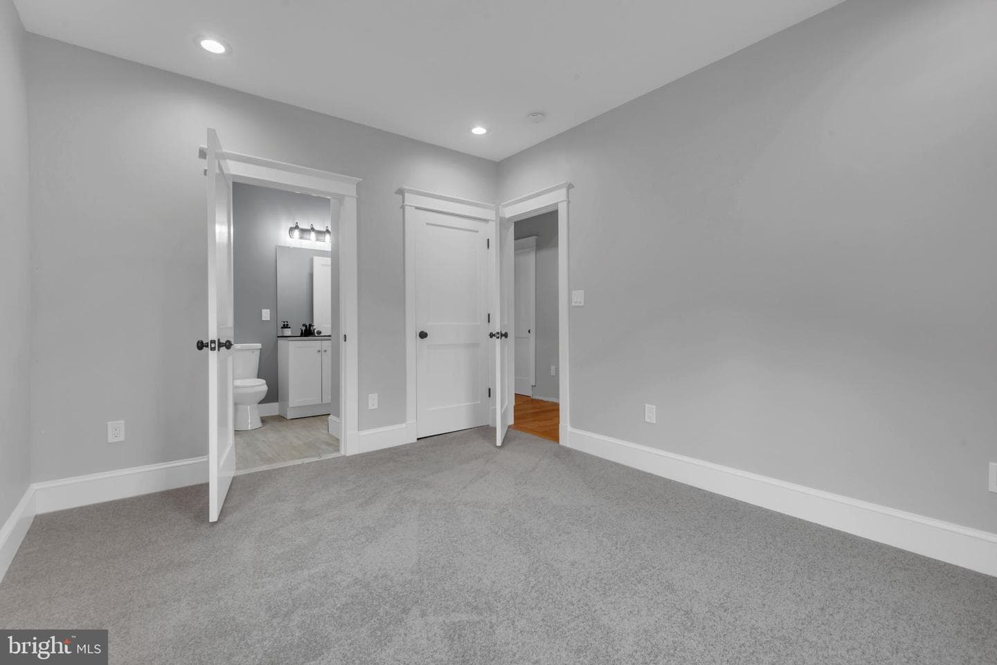 2121 Alvin Avenue photo 24
