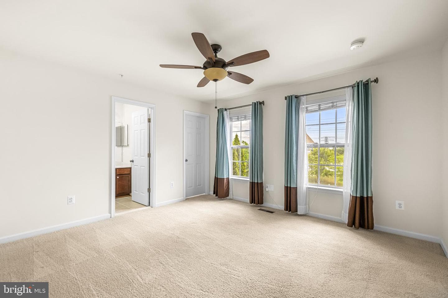 8888 Paddock Lane photo 37