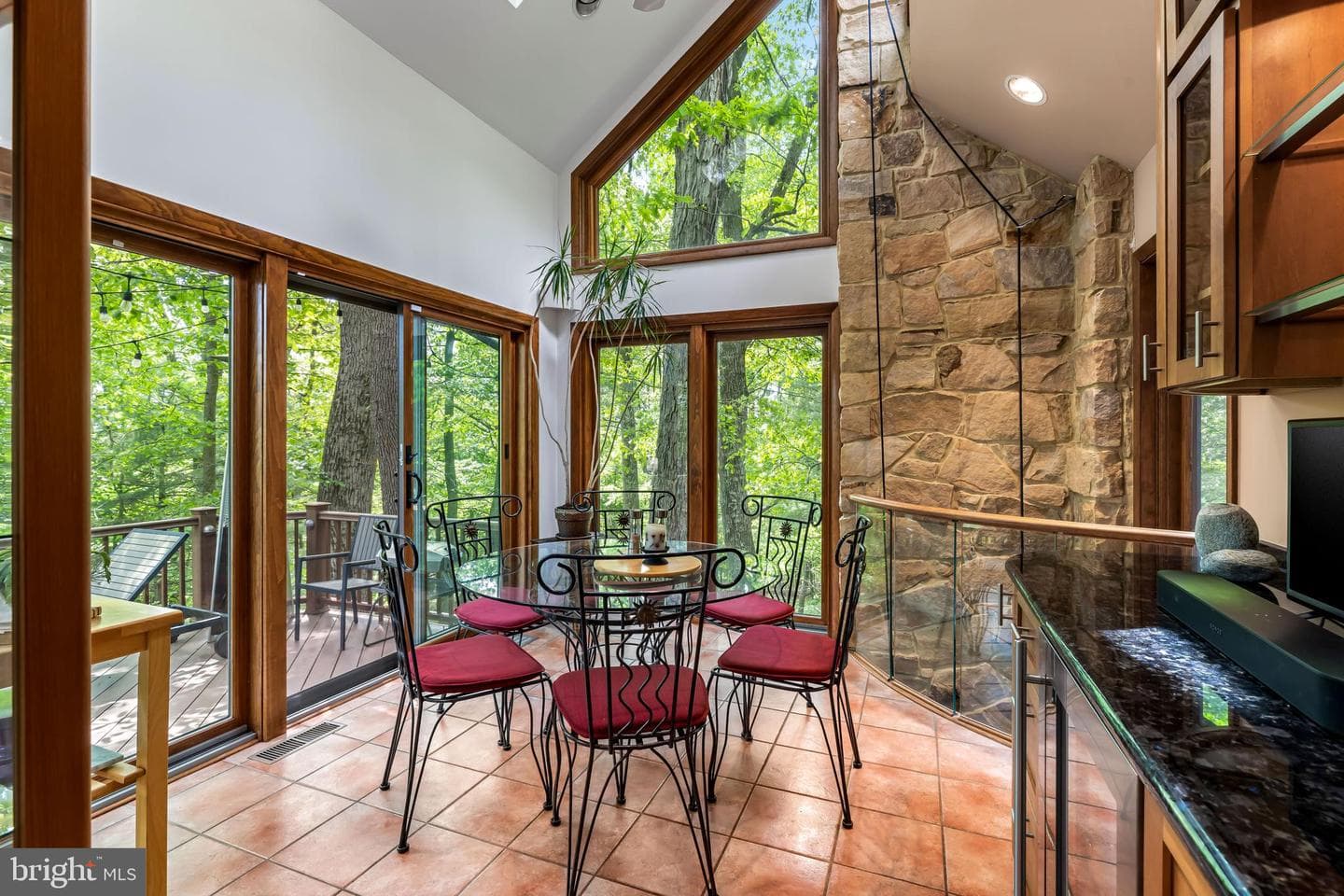 10 Chesterfield Court photo 14