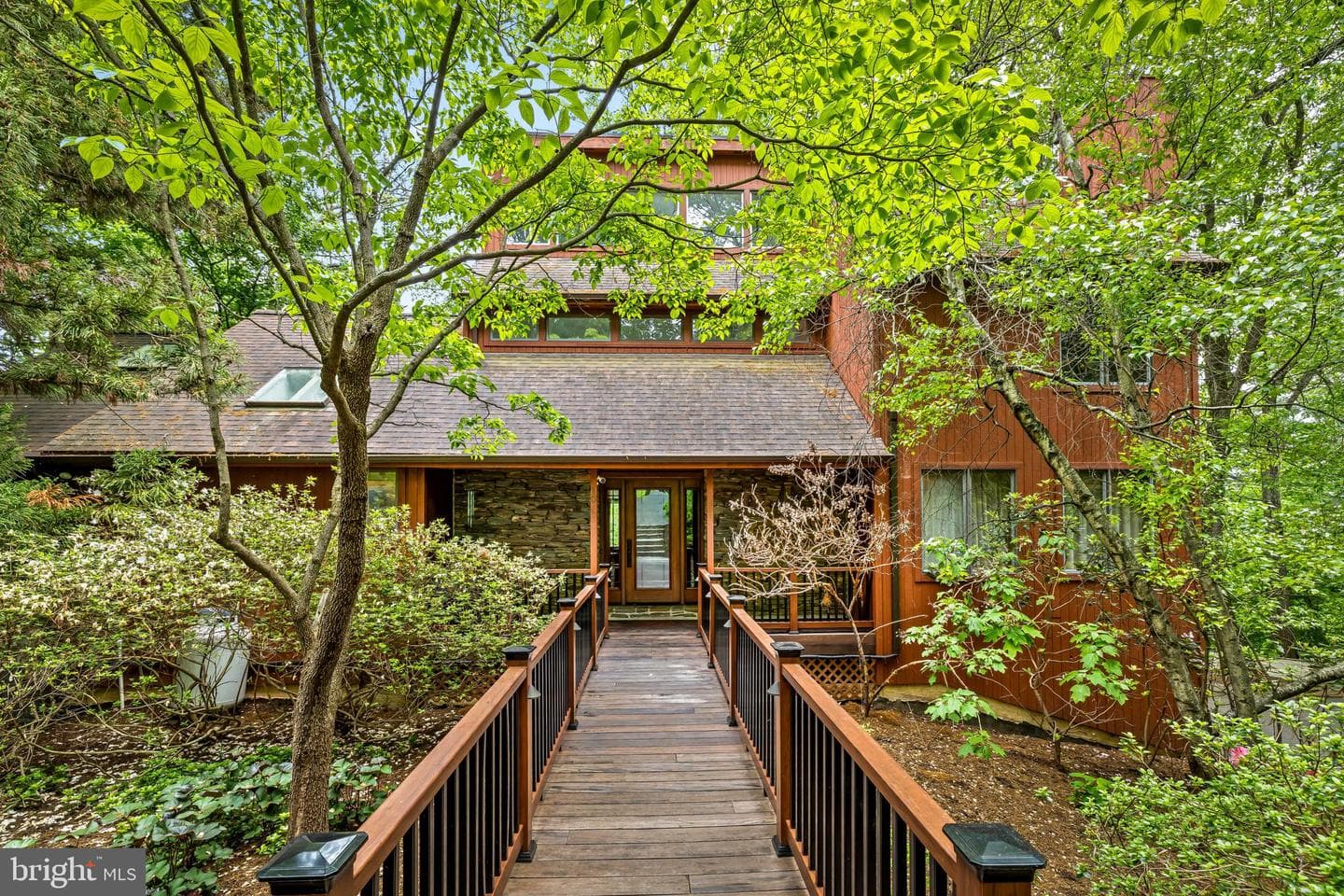 10 Chesterfield Court photo 2