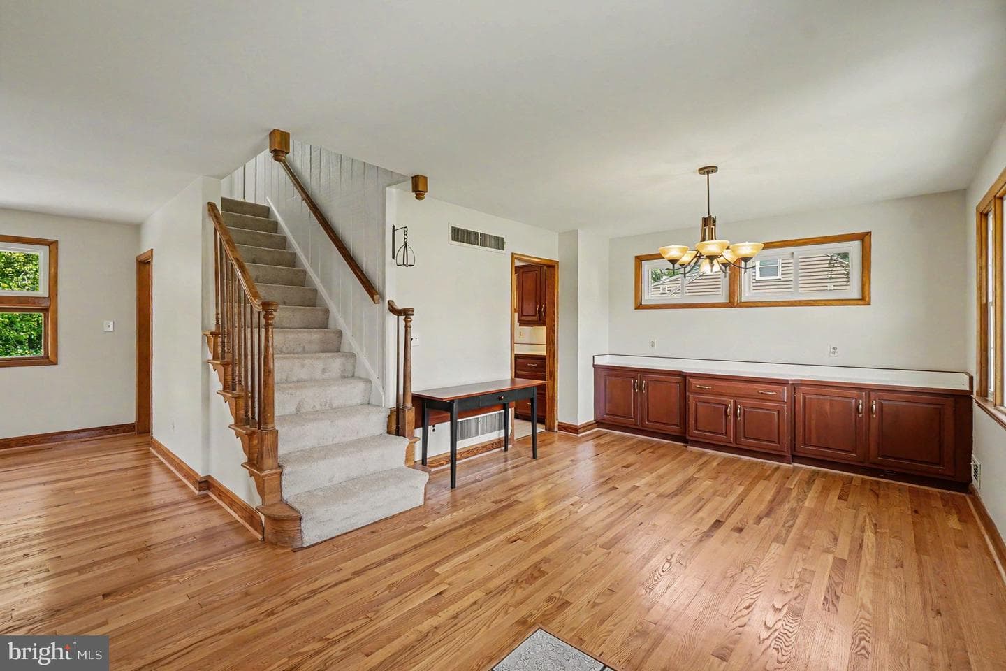 9204 Snyder Lane photo 7