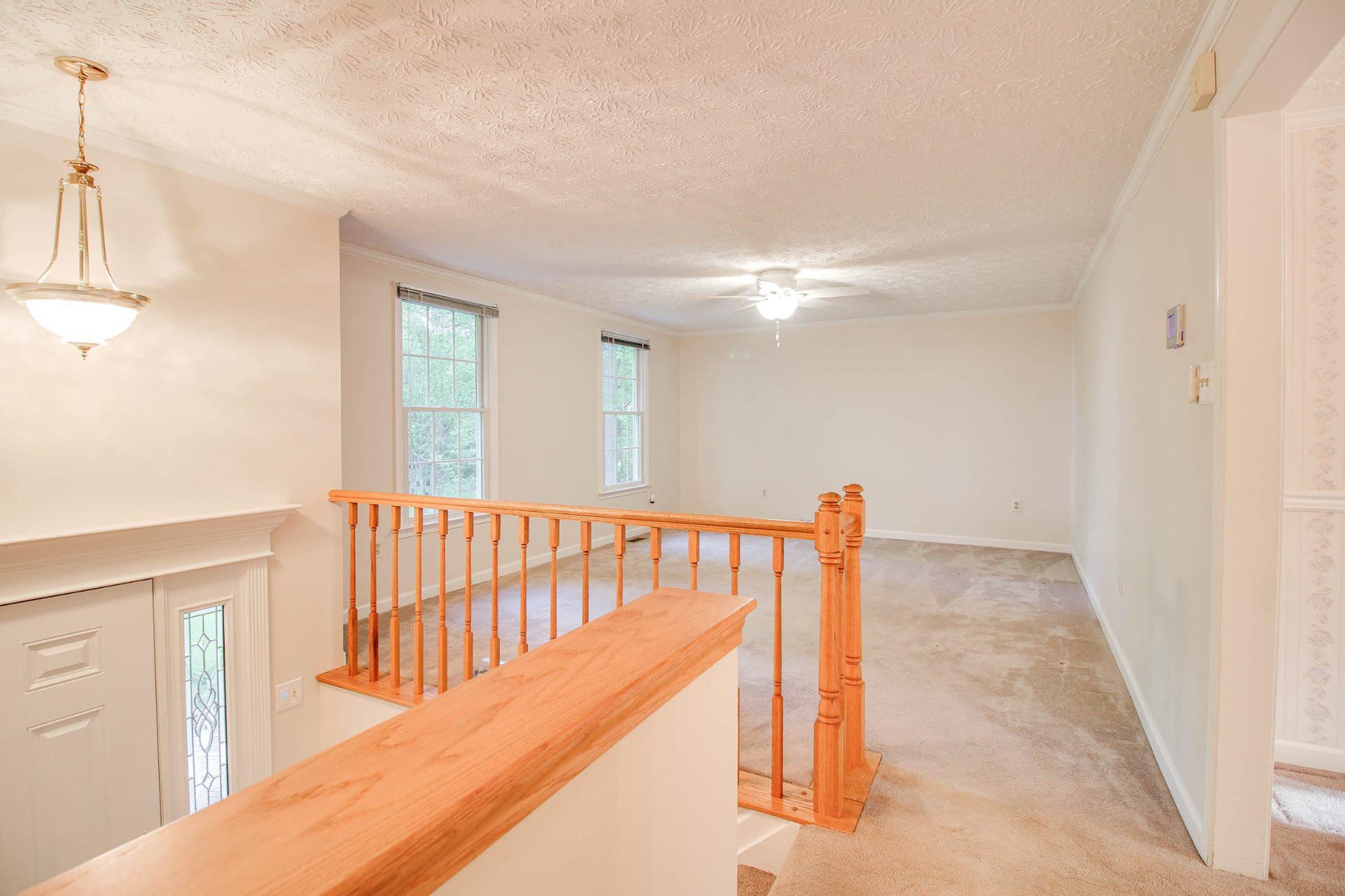 1010 Hilton Avenue photo 2