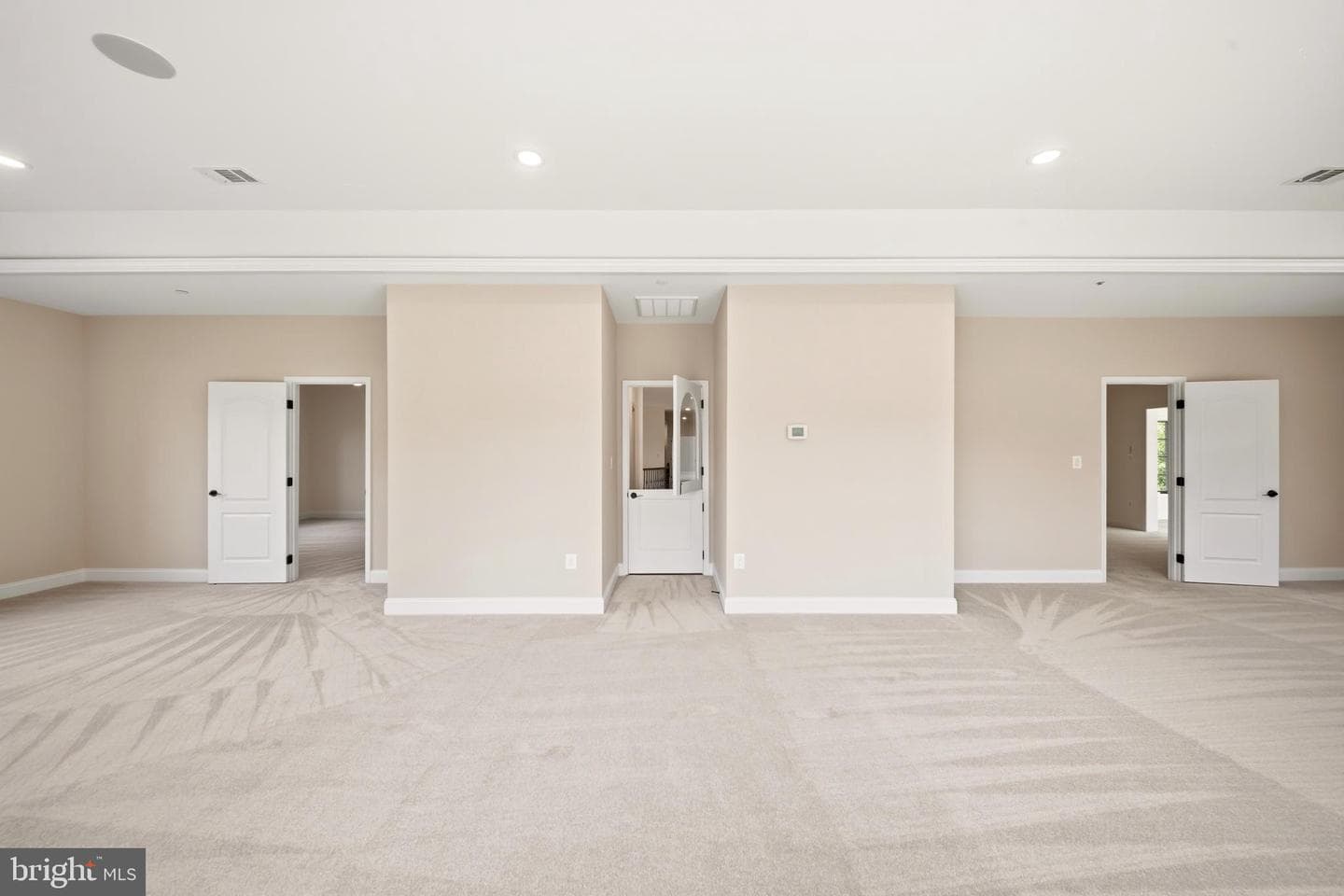 12228 Worthington photo 40