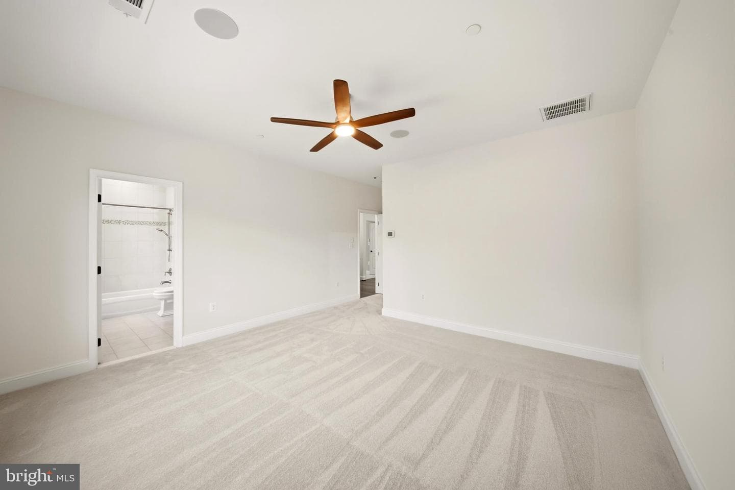 12228 Worthington photo 44