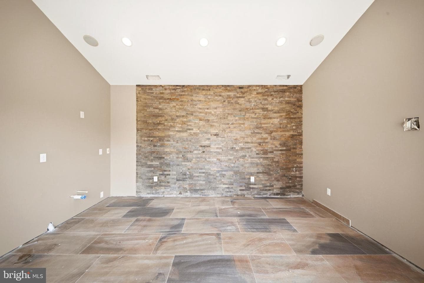 12228 Worthington photo 77