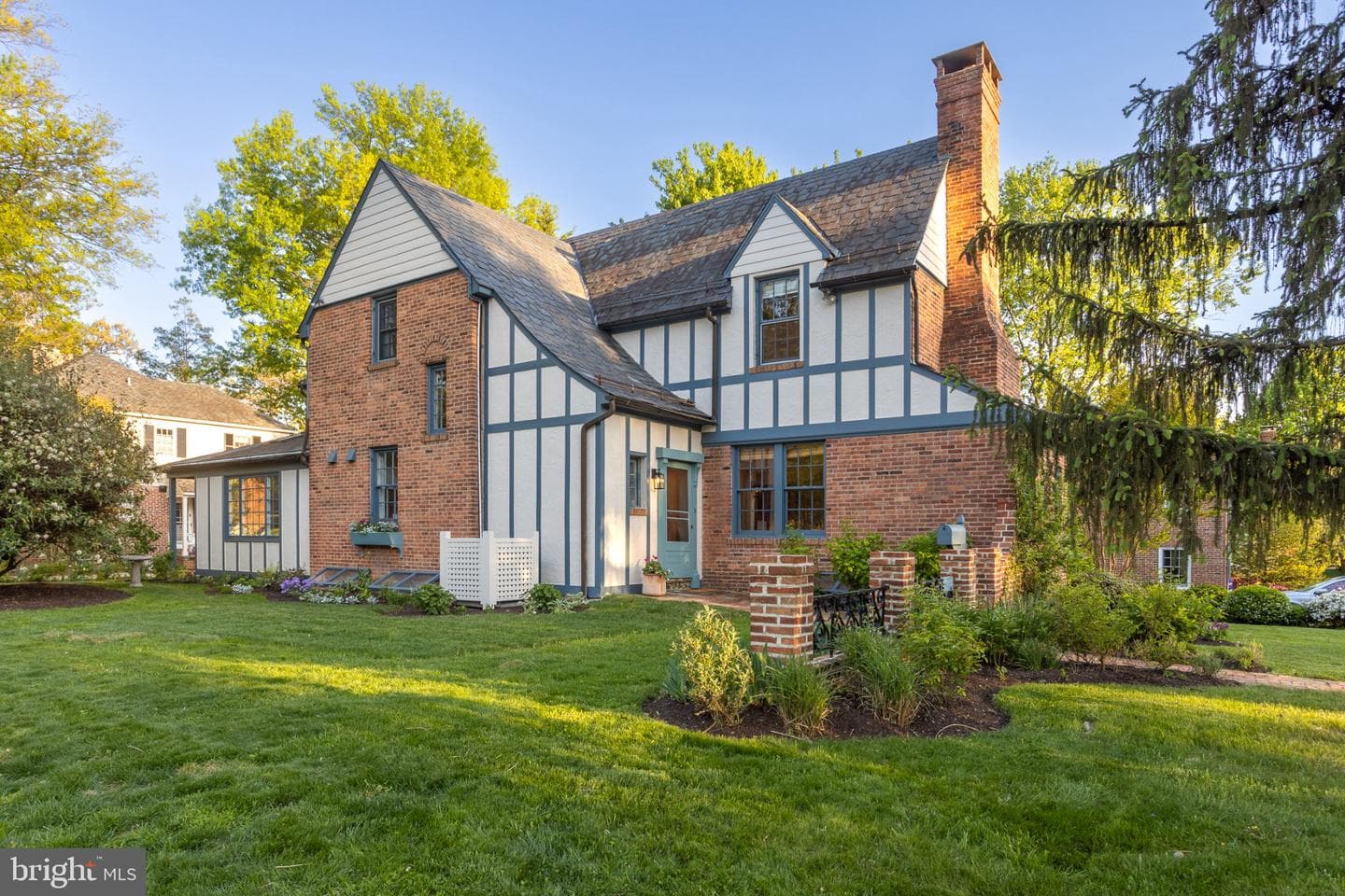 7005 Copeleigh photo 3