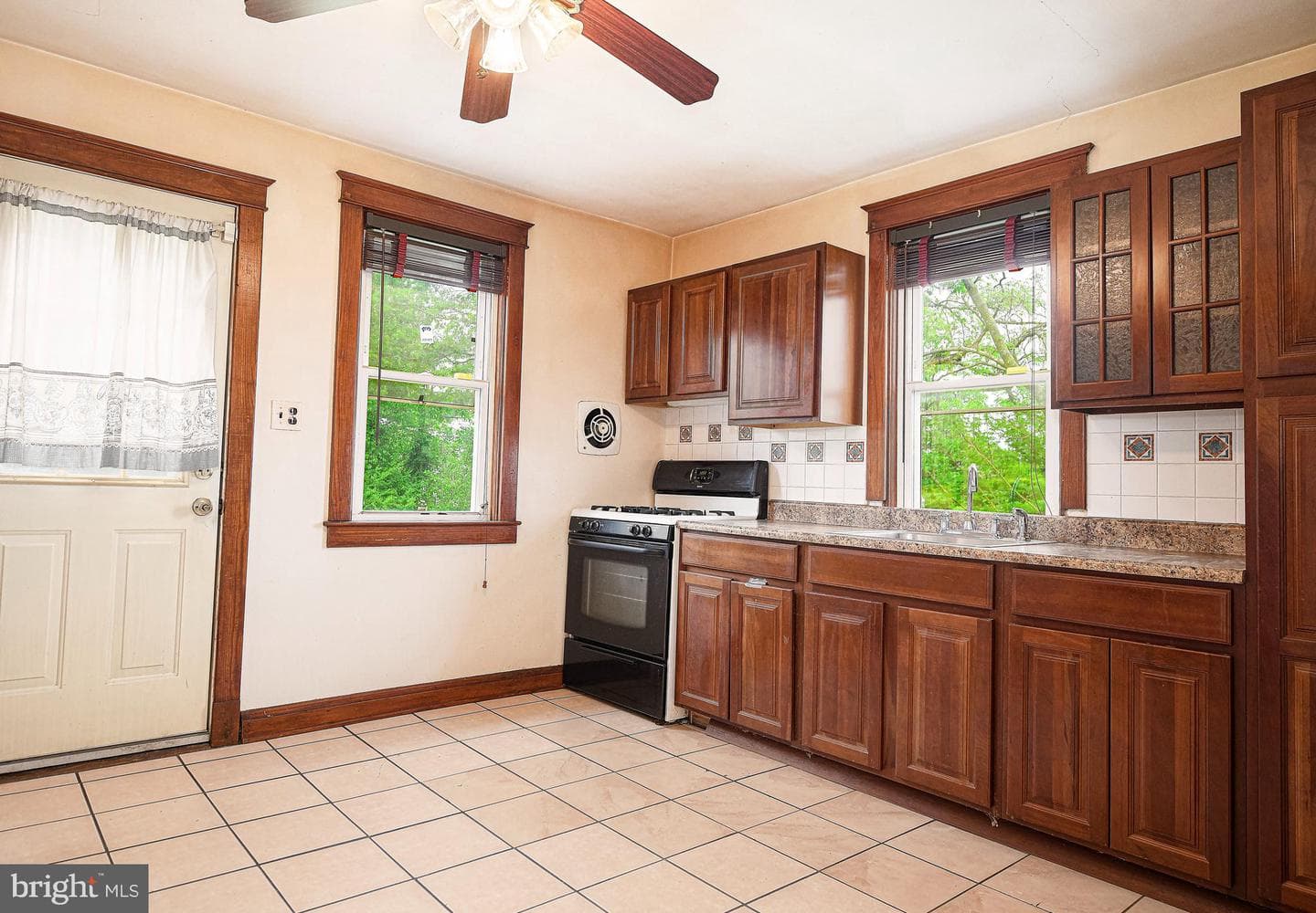 3608 E Joppa Road photo 11