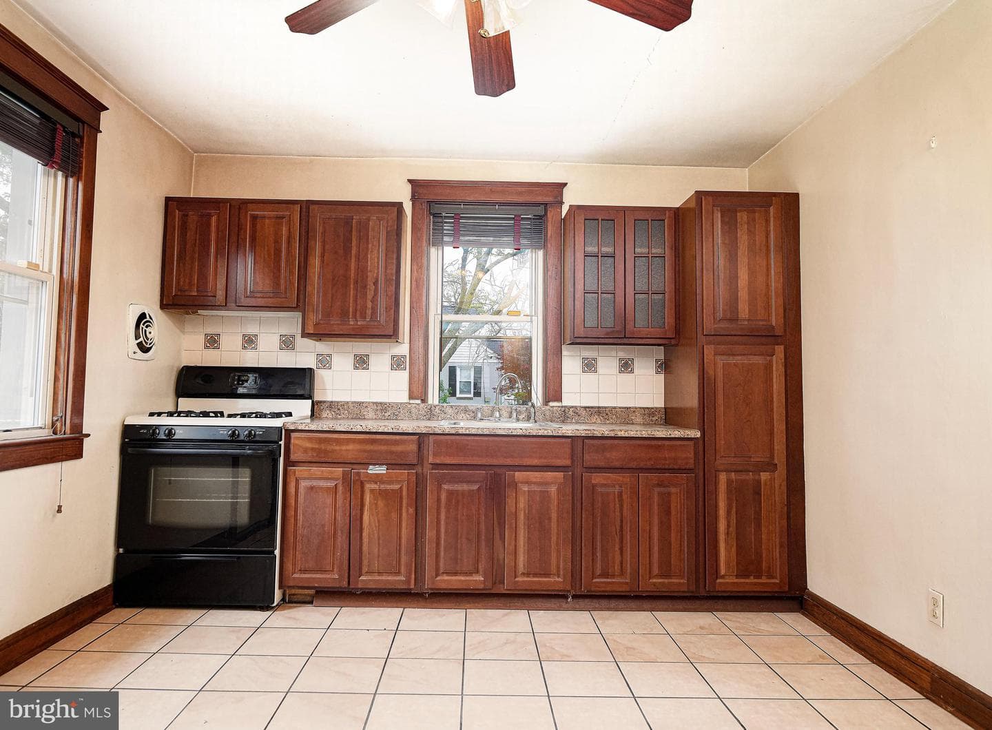 3608 E Joppa Road photo 12