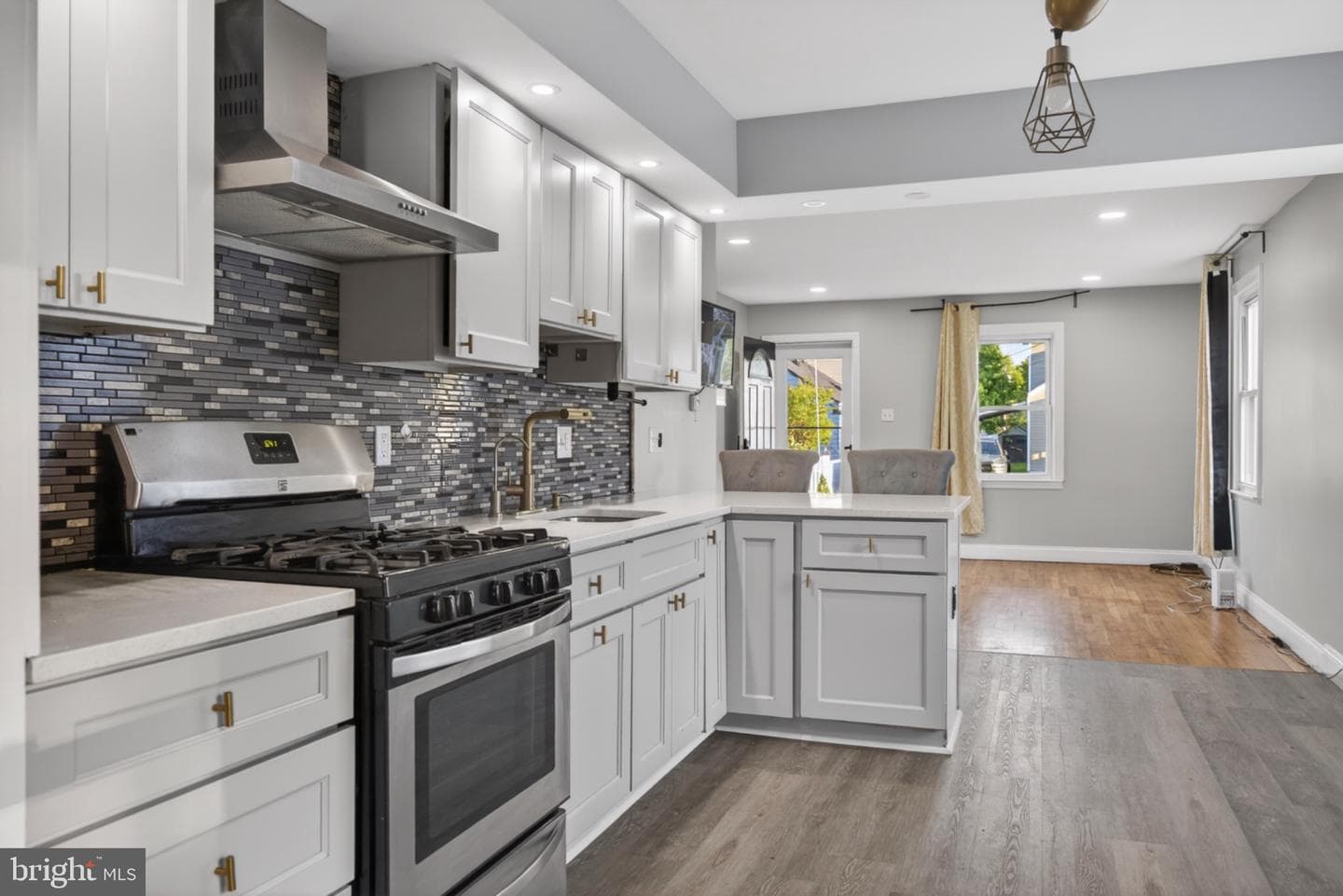 946 Martin Road photo 12