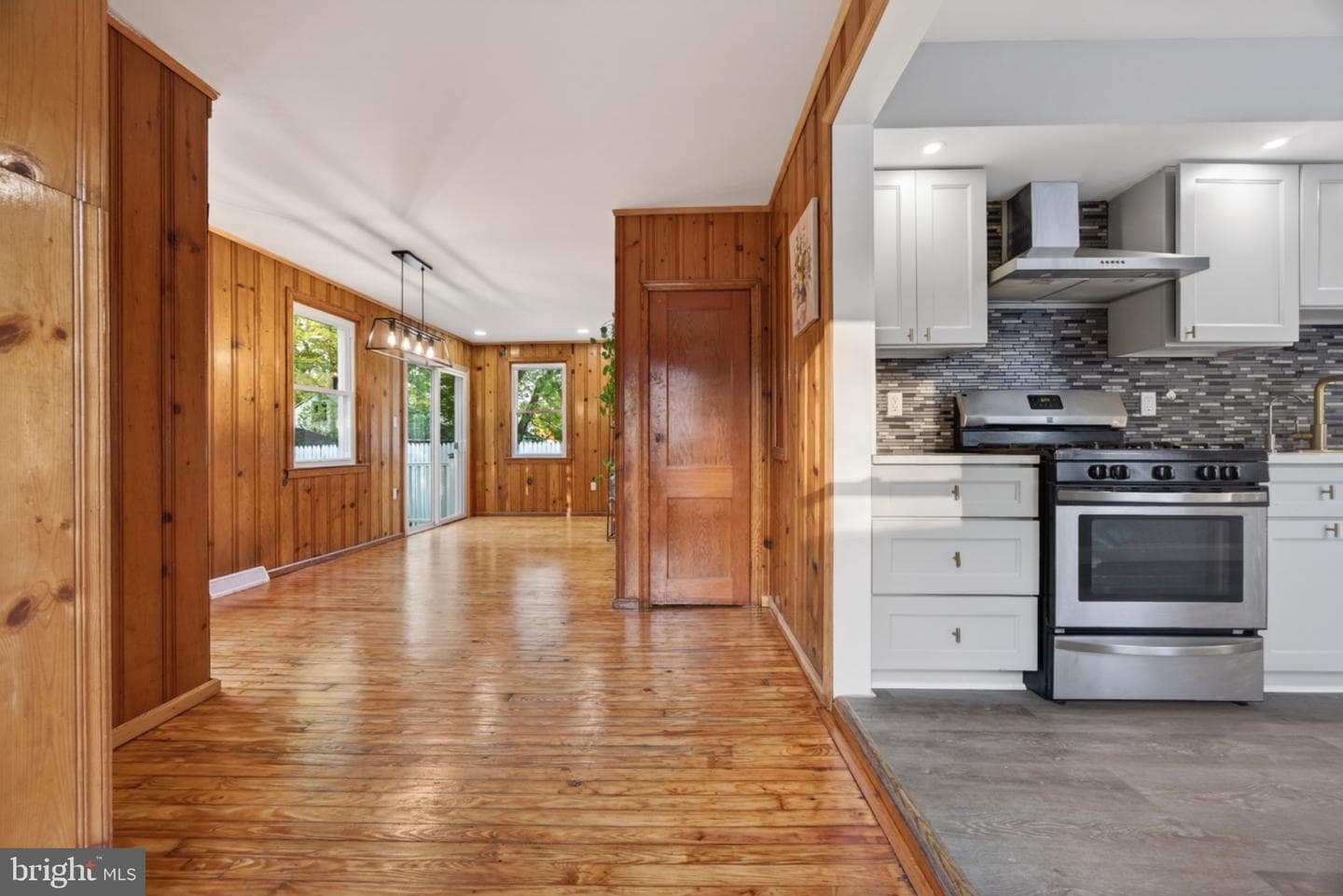 946 Martin Road photo 13