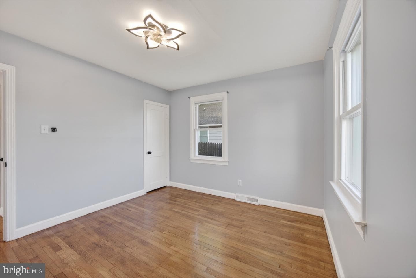 946 Martin Road photo 22