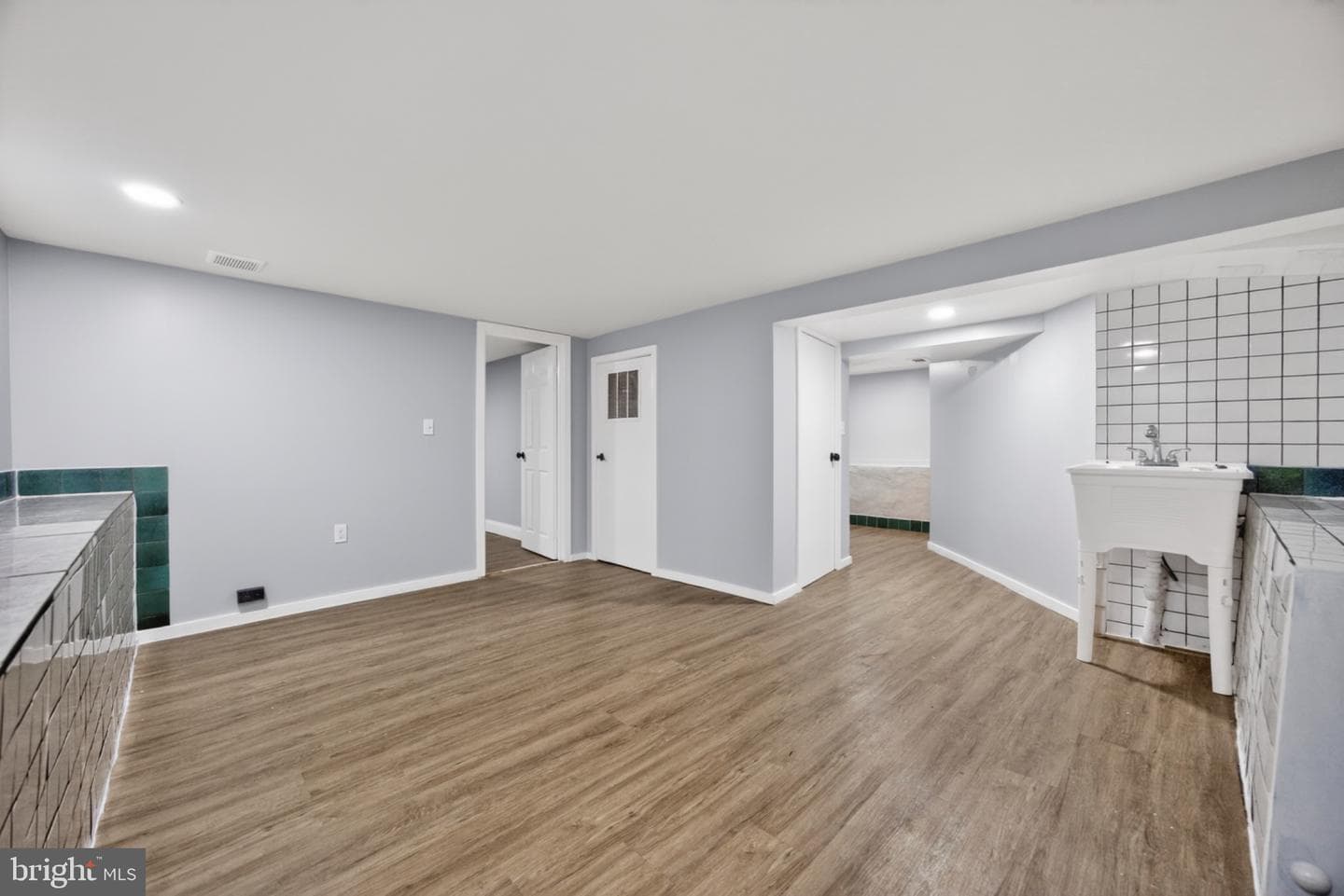 946 Martin Road photo 33