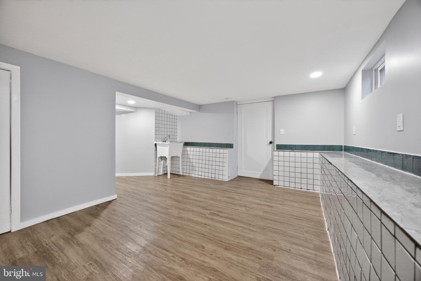 946 Martin Road photo 34
