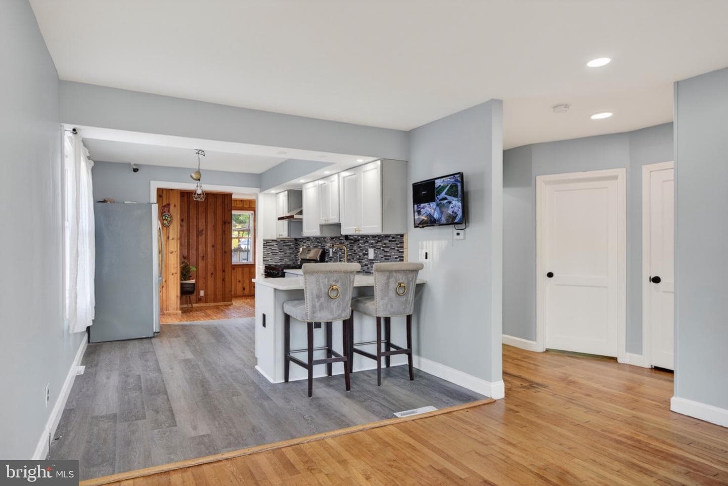 946 Martin Road photo 8