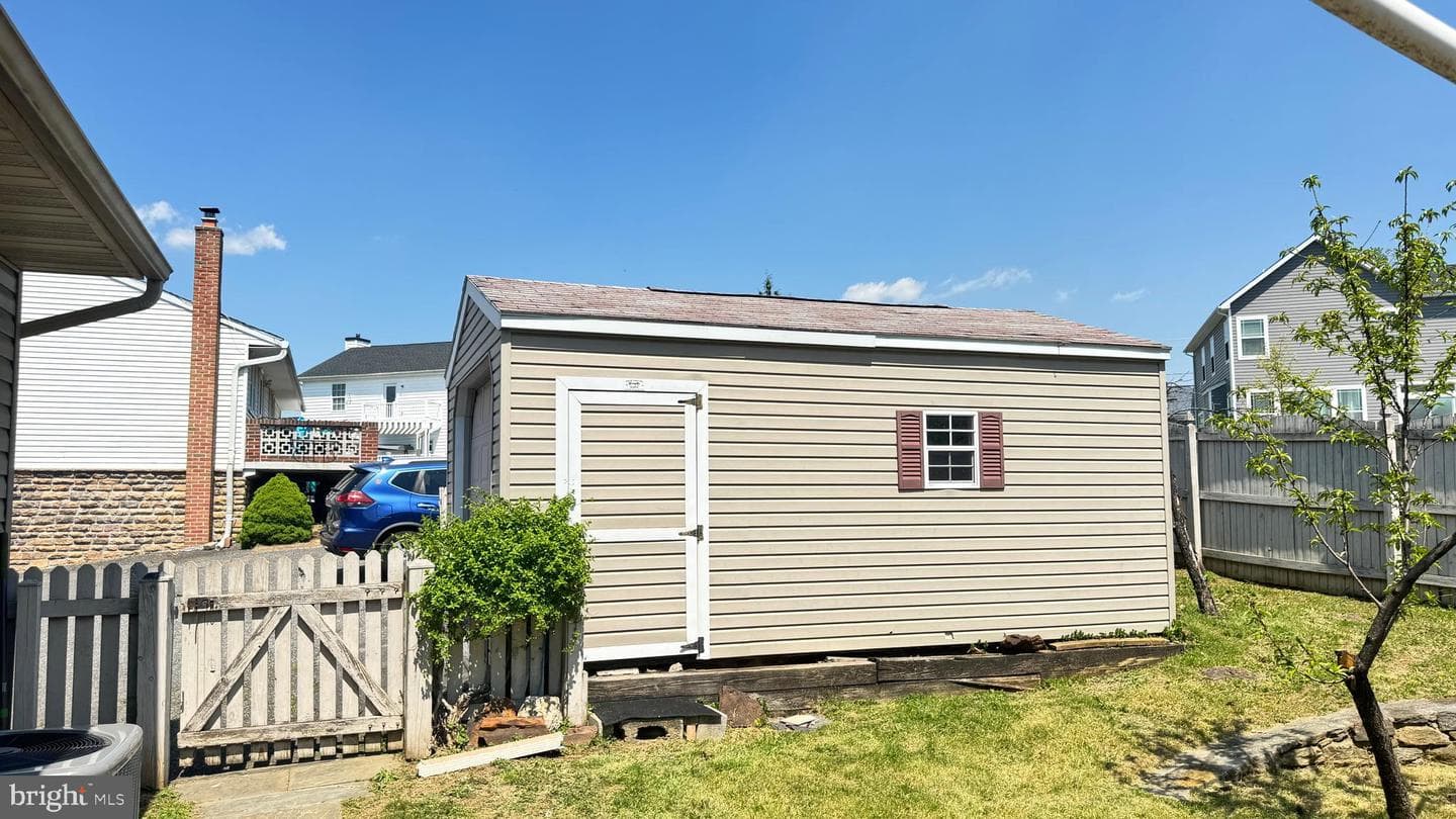 7835 Perry photo 46