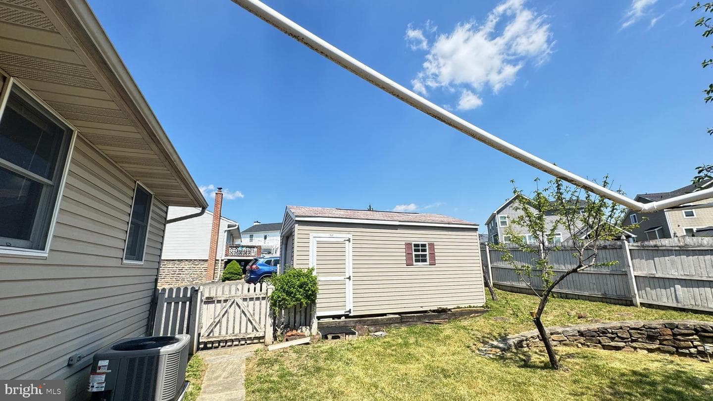 7835 Perry photo 47