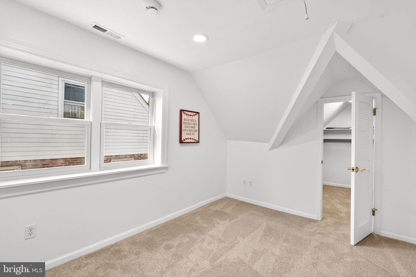 9 Maple Avenue photo 58