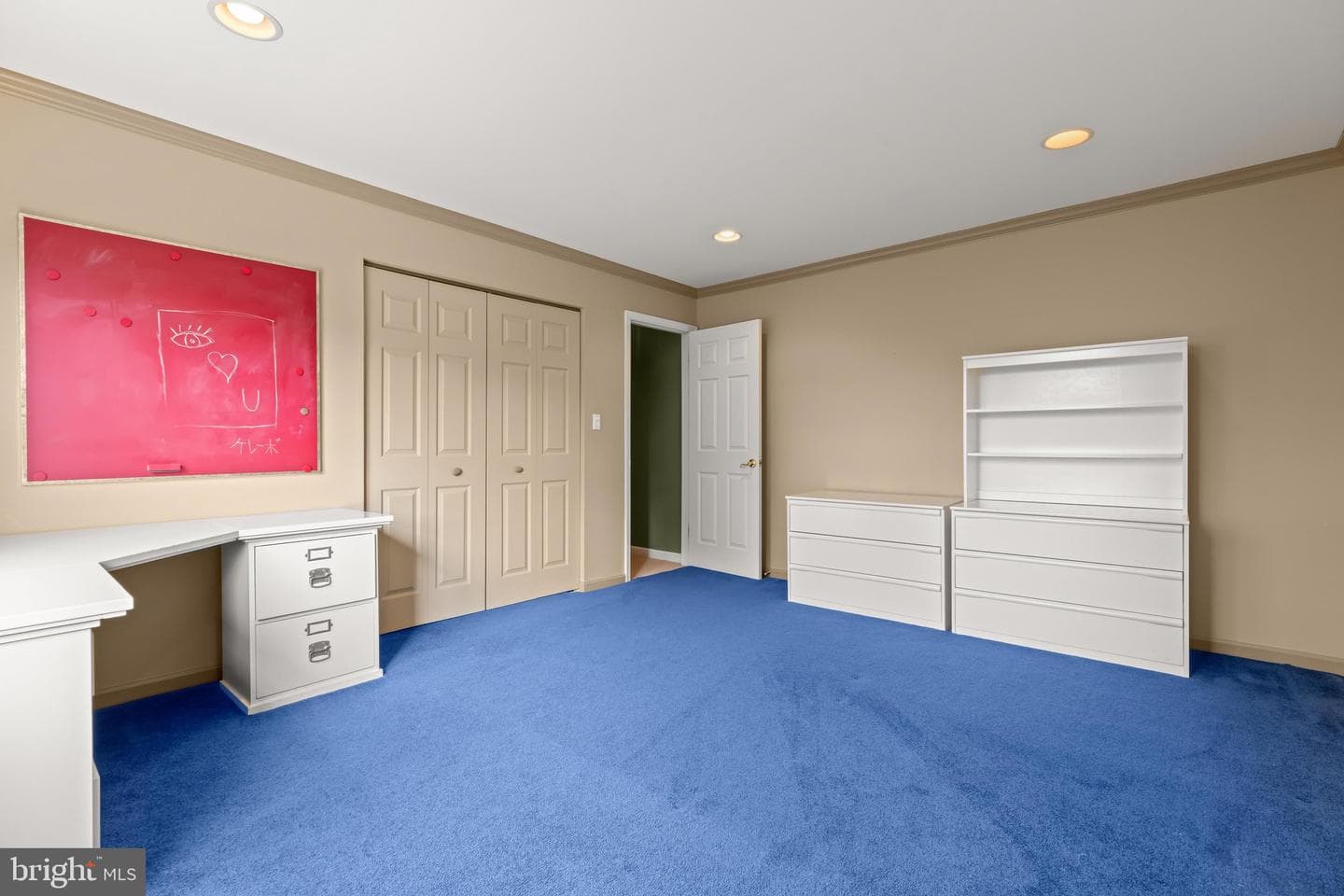 16 Charing Court photo 42