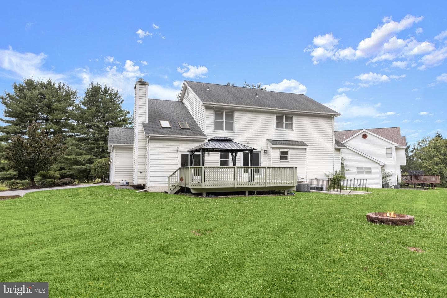 16 Charing Court photo 55